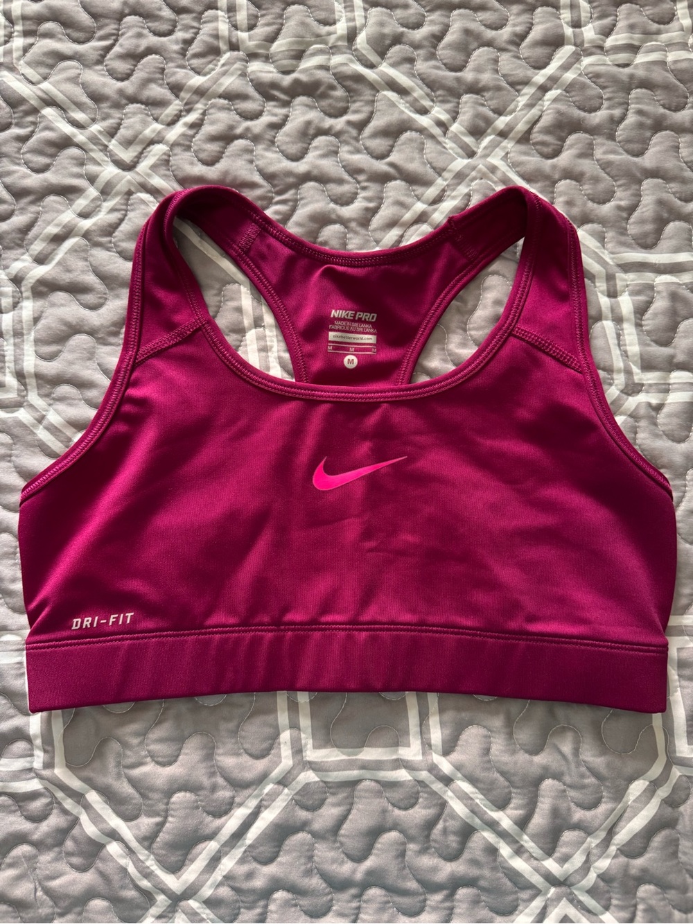 Nike Women's Sports Bra in Fuchsia Pink